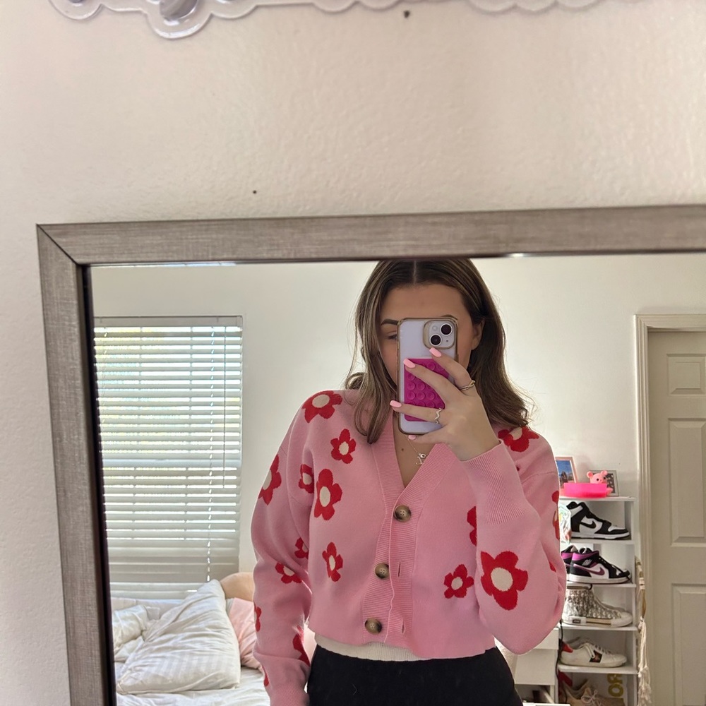 Pink red and white flower sweater!